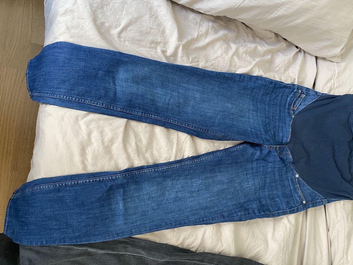 H&M Jeans: H&M Mama Jeans Bundle 2 jeans and one black pants – Gebraucht aus Zürich von ana_m6d2 1