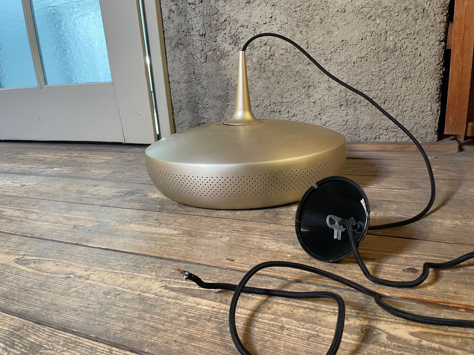 Lampade: Schöne Designer-Lampe Messing-Optik mit Lochmuster – Usato da Winterthur venduto da Mondulus56 2