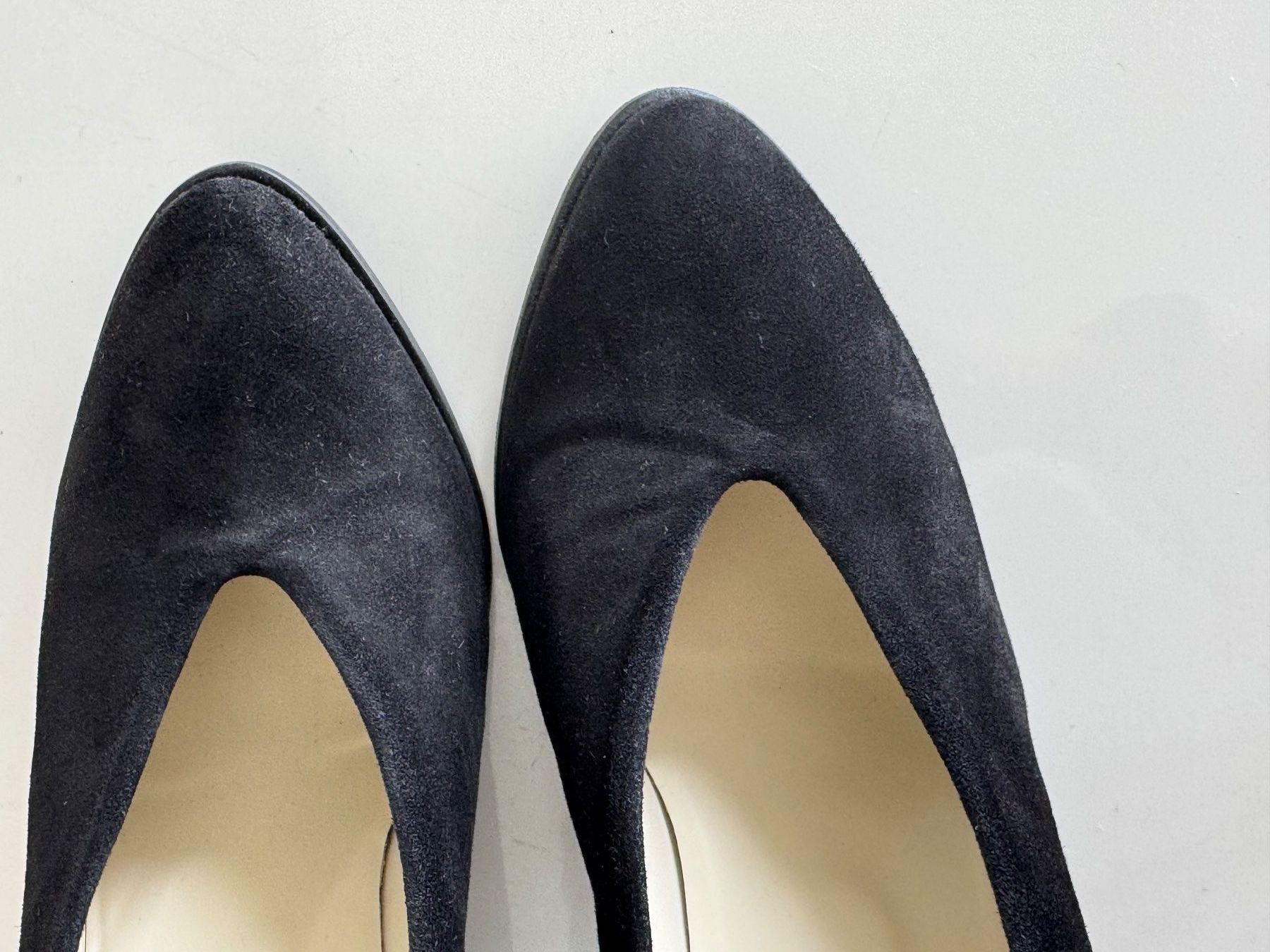 Damenschuhe: COS Veloursleder Pumps Schwarz, Gr. 38 – Gebraucht aus neerach von Ywonder 3