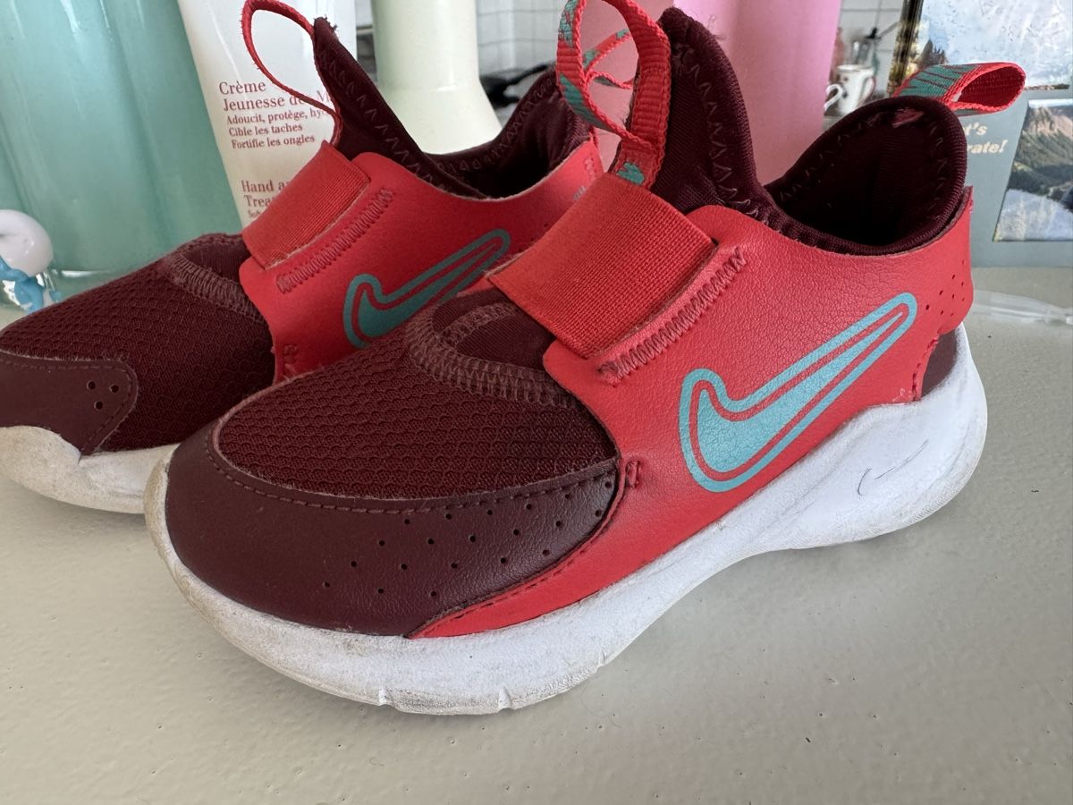 Nike Schuhe für Jungen: Nike size 26 – Gebraucht aus Blonay von art_7f87 1