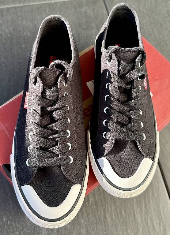 Levi's Scarpe da donna: Baskets Levis neuves  jamais portée – Nuovo (secondo la descrizione) da Bramois venduto da Inarretable.co 2