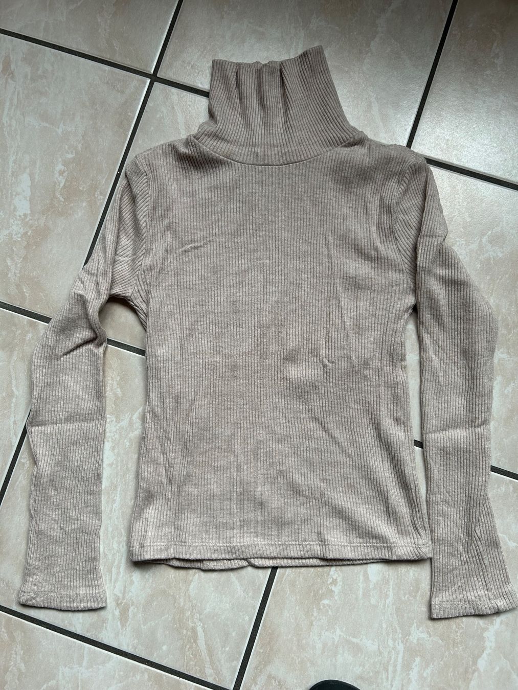 Stradivarius Pullover & Sweatshirts: Pull Stradivarius – Gebraucht aus Courrendlin von loko2910 1