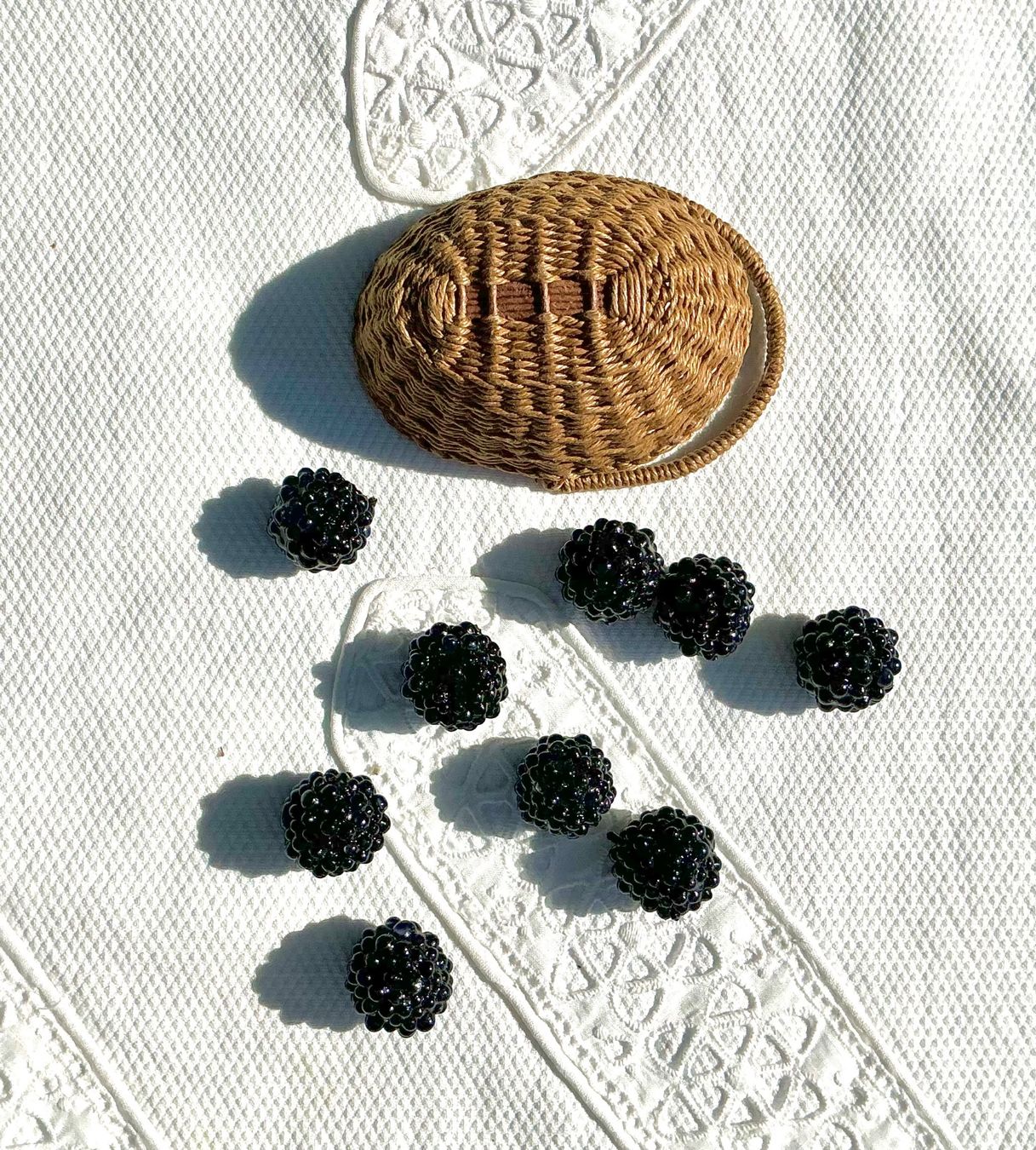 Spielzeuge: ANTIKES WUNDERSCHÖNES KÖRBCHEN MIT BROMBEEREN – Gebraucht aus Zell LU von Silvermemory 4