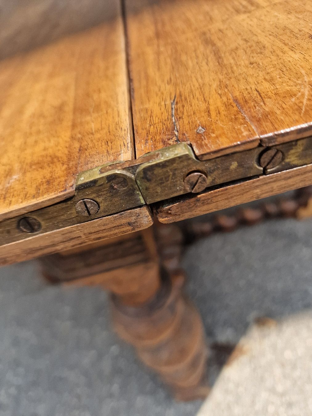 Tavoli: table demi-lune  – Usato da Lausanne venduto da ama_2fz8 6