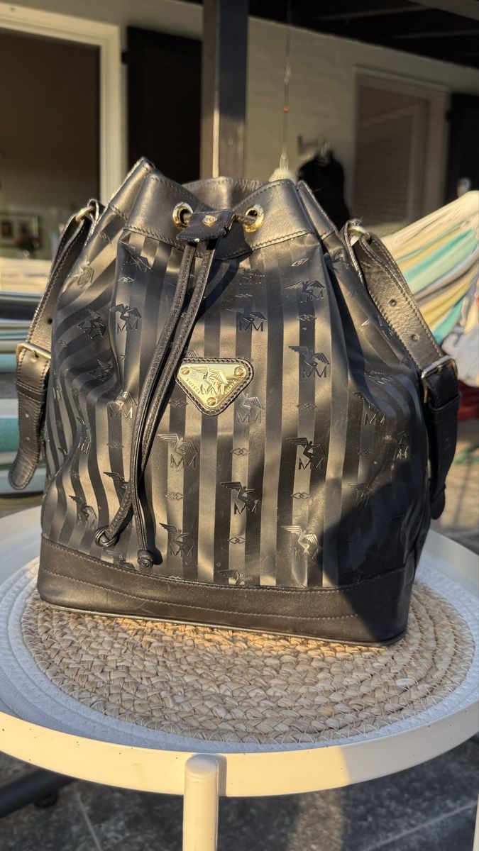 Maison Mollerus Taschen: Maison Mollerus SION Bucket Bag / Beuteltasche – Gebraucht aus Speicherschwendi von sen_r6wk