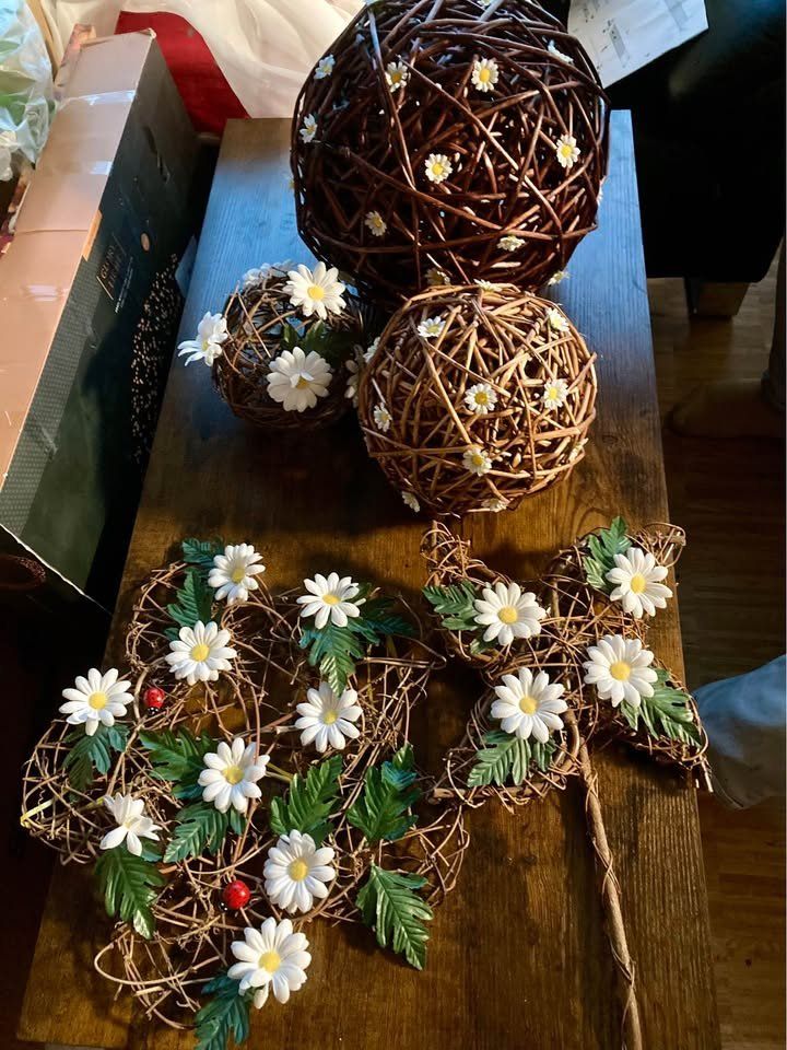 Tutte le decorazioni: Sommer Dekor Set Margeriten mit Holz – Usato da Rudolfstetten venduto da Stellina1975
