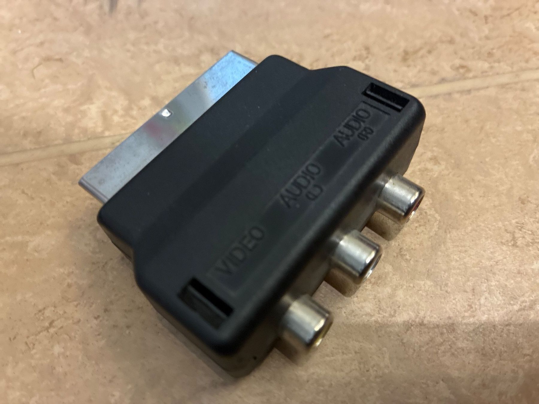 Laufwerke & Adapter: SCART Adapter auf Cinch Video Audio – Gebraucht aus Guntershausen von Gloominati 2