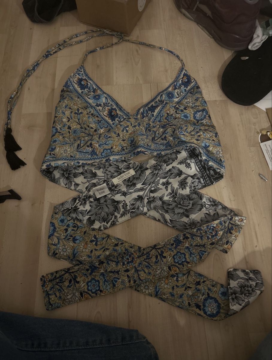 Tops: BOHO LOVE WRAP HALTER TOP SILK – Neu (gemäss Beschreibung) aus St. Gallen von jol_l8yg