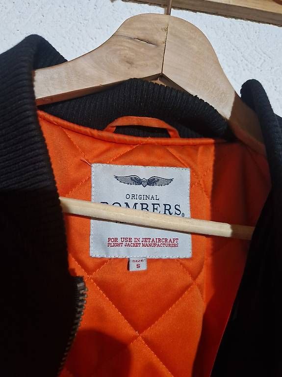 Vestes: Veste bombers taille S noir – D'occasion à St-Prex par jer_759q 2