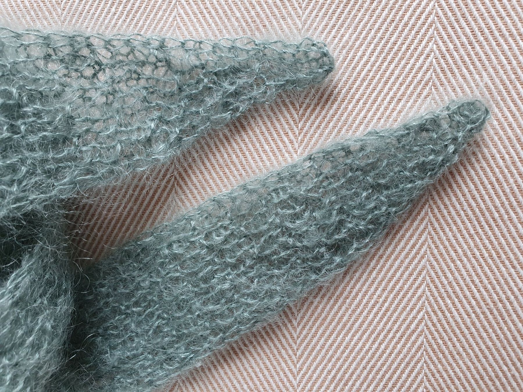 Foulard & Sciarpe: Mini scarf, Strickschal, Handgestrickt, Unikat, Geschenk – Nuovo e nell'imballaggio originale da Neunkirch venduto da Sandramay 2