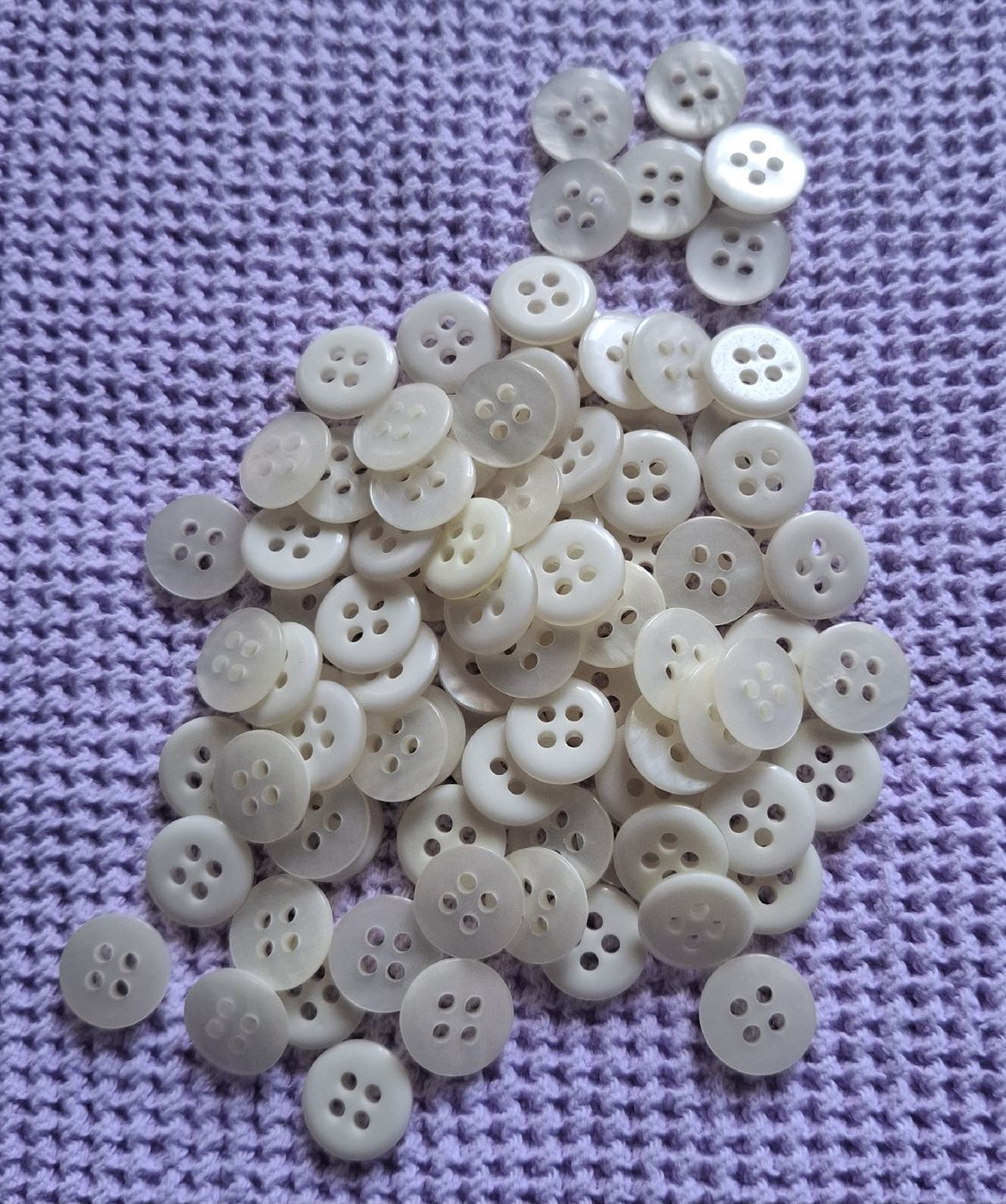 Knöpfe: 1 Lot Knöpfe 13 mm. elfenbeinfarben – Neu (gemäss Beschreibung) aus Dietikon von Hirschkopf 5