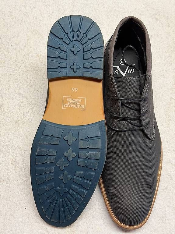 Scarpe da uomo: Neuer Herrenschuh Versace 19 V 69 – Usato da rifferswil venduto da Bulls0 2