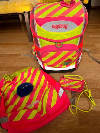 Schulthek Ergobag Cubo light neon pink/gelb