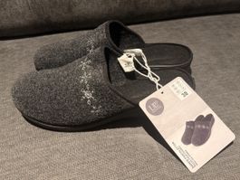 Warme Damen Hausschuhe/Pantoffeln, Grau, Grösse 38, Neu!