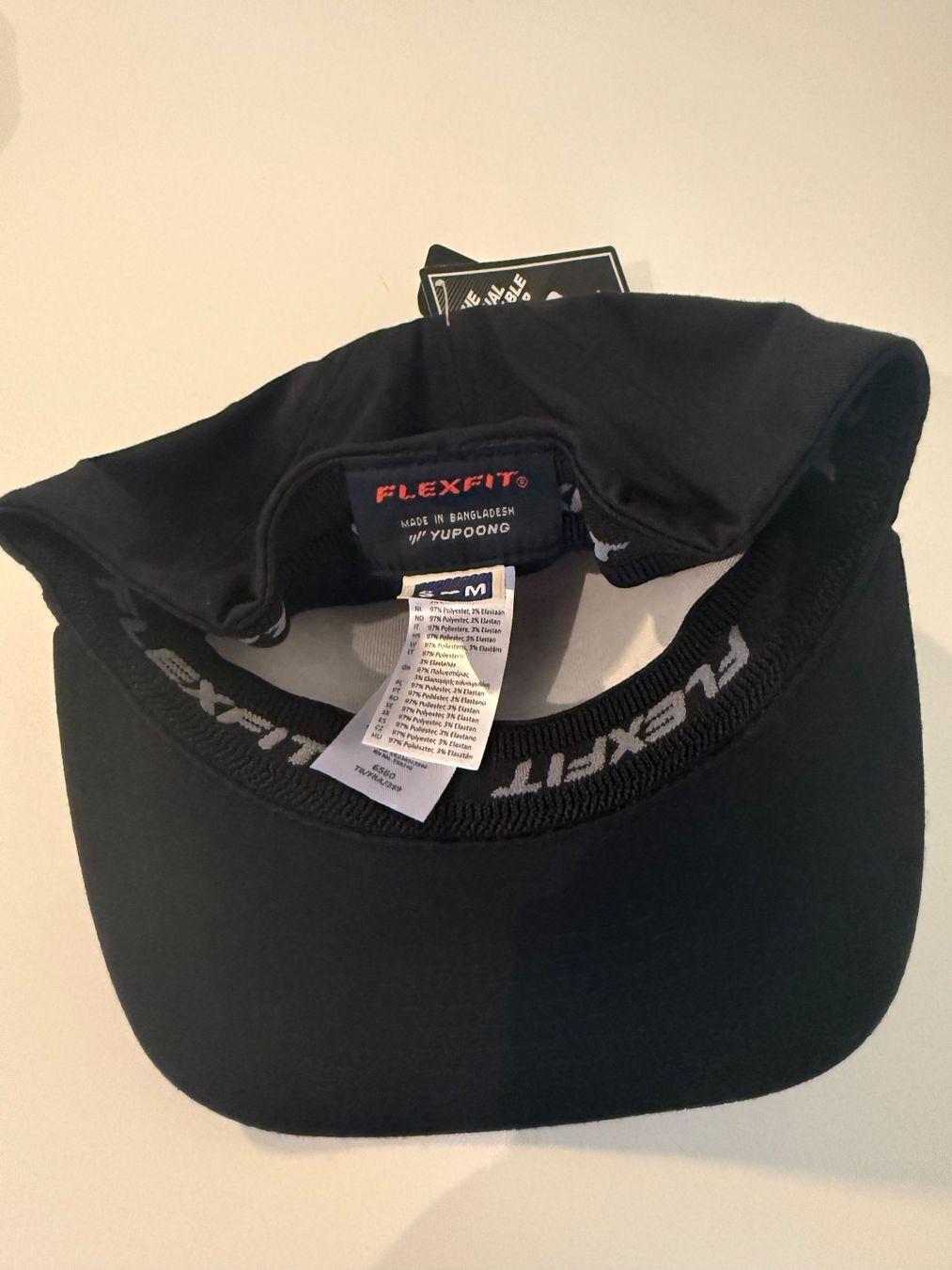 Flexfit Copricapi, berretti & cappellini: Flexfit 5 Panel black Cap S/M Neue – Nuovo e nell'imballaggio originale da Altendorf venduto da Elenaneagu22 2