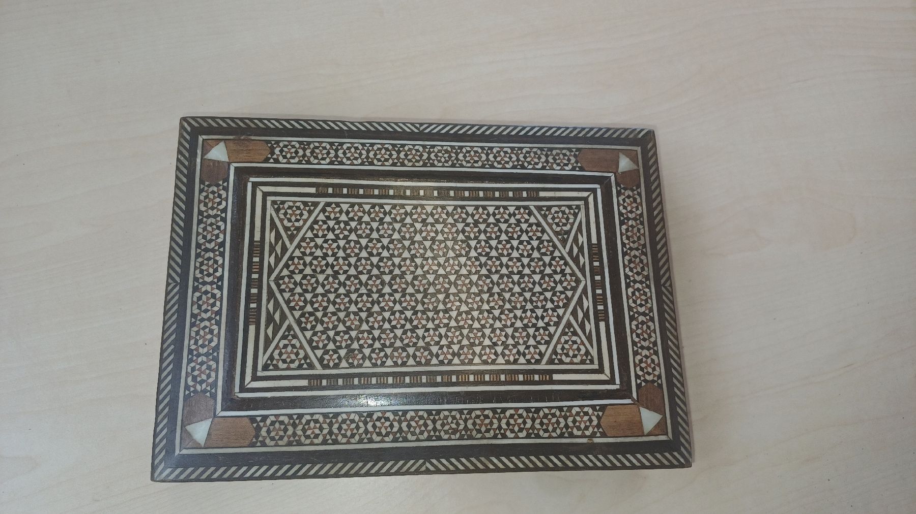 Coffres: Schöne Schatulle mit Einlegearbeiten  – D'occasion à Flawil par Naphtali 4