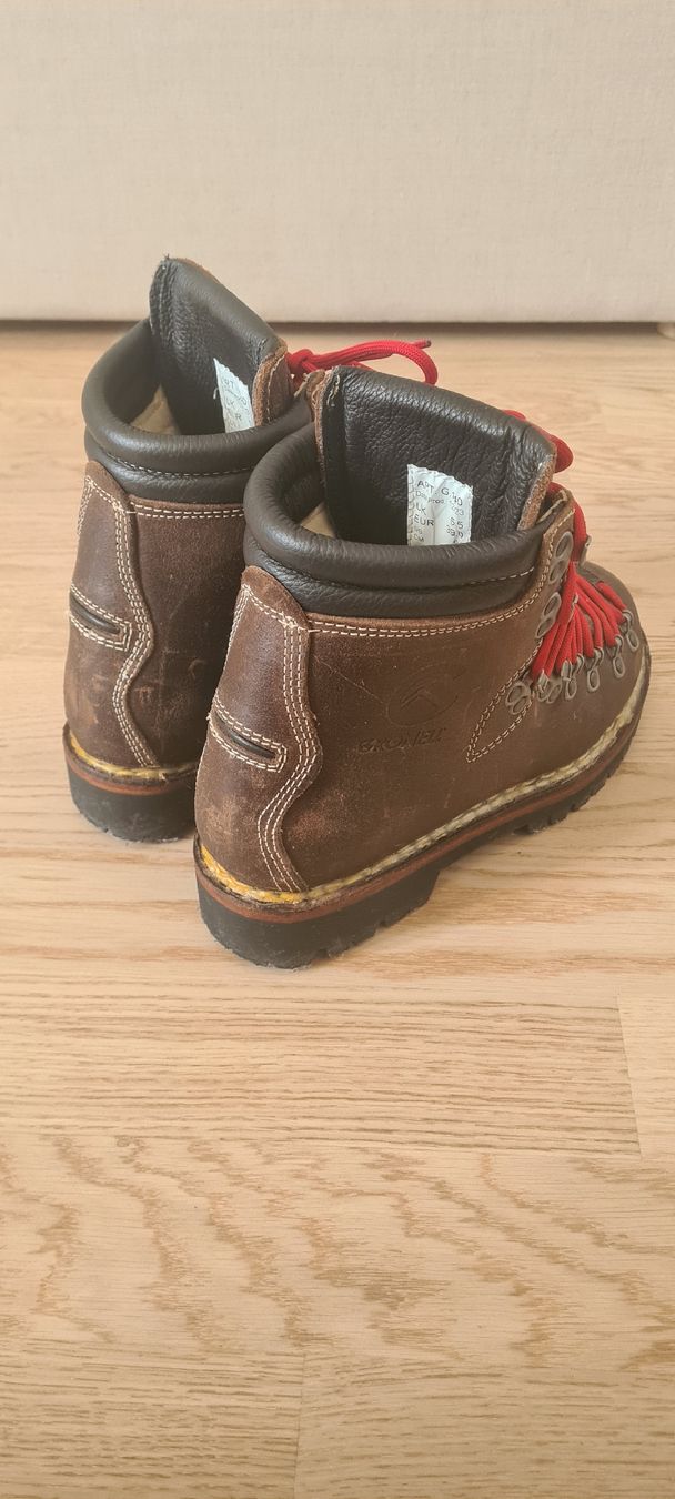 Scarpe da donna: Handcrafted women's hiking boots by Gronell – Nuovo (secondo la descrizione) da Zürich venduto da sut_6hqn 1