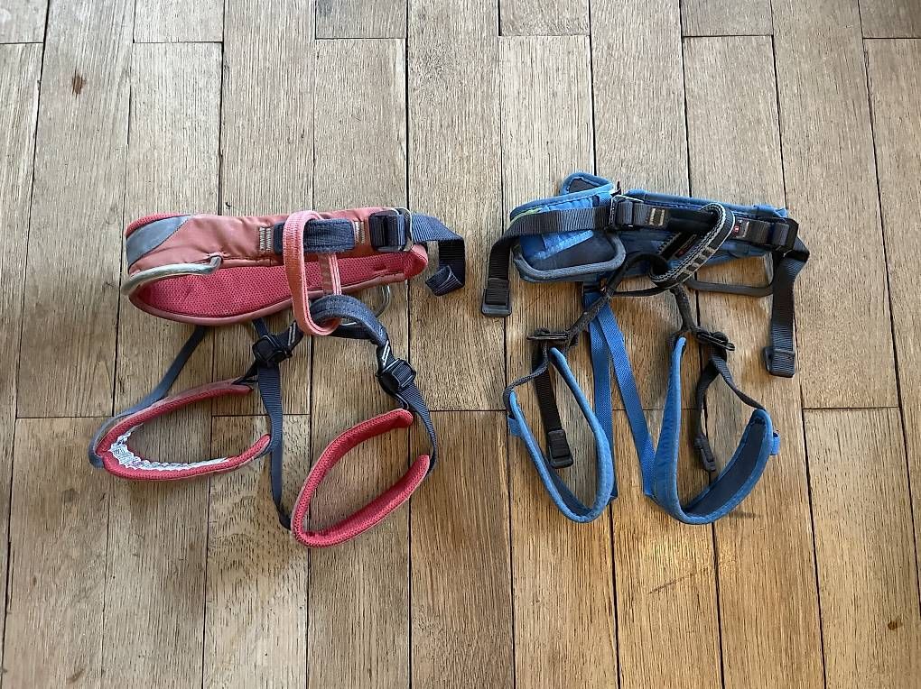 Attrezzatura da arrampicata: 2 baudriers enfant – Usato da blonay venduto da shouldhave