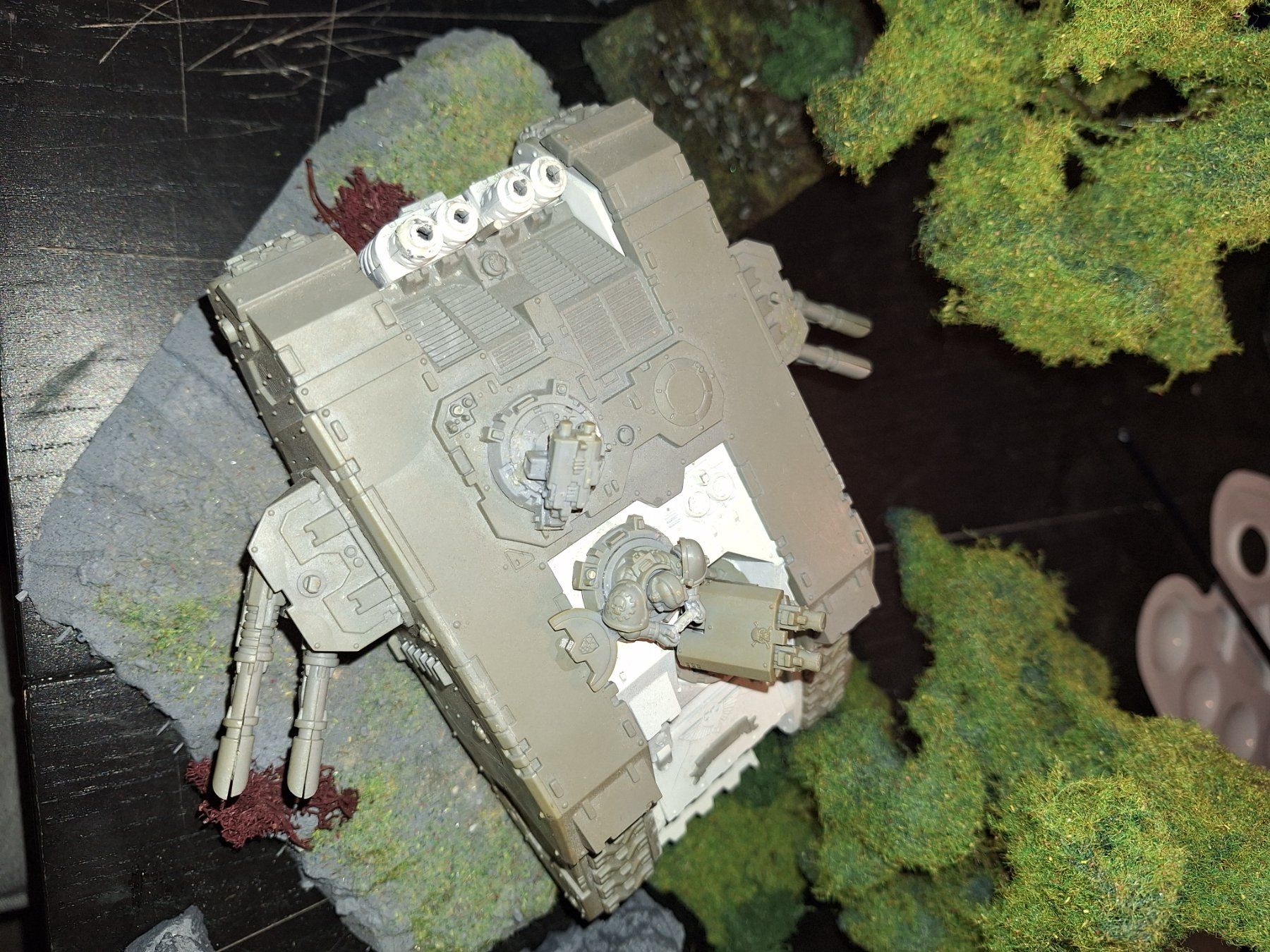Statuette: Warhammer 40k Land Raider Proteus Panzer -Unbemalt – Usato da Recherswil venduto da Toby.sk55 3