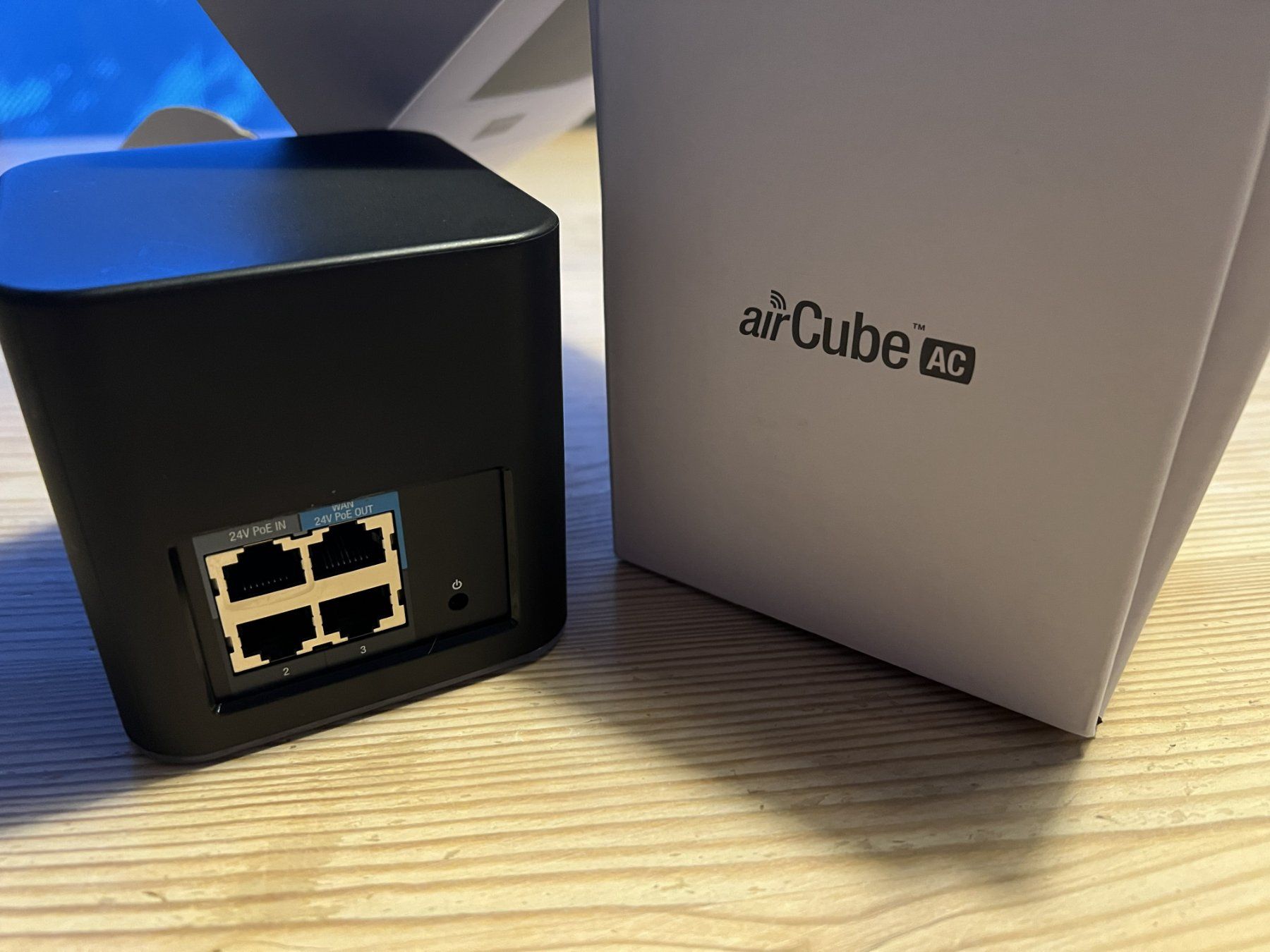 Ubiquiti WiFi: Access Point airCube ACB-AC – Usato da Illgau venduto da Rbe 1