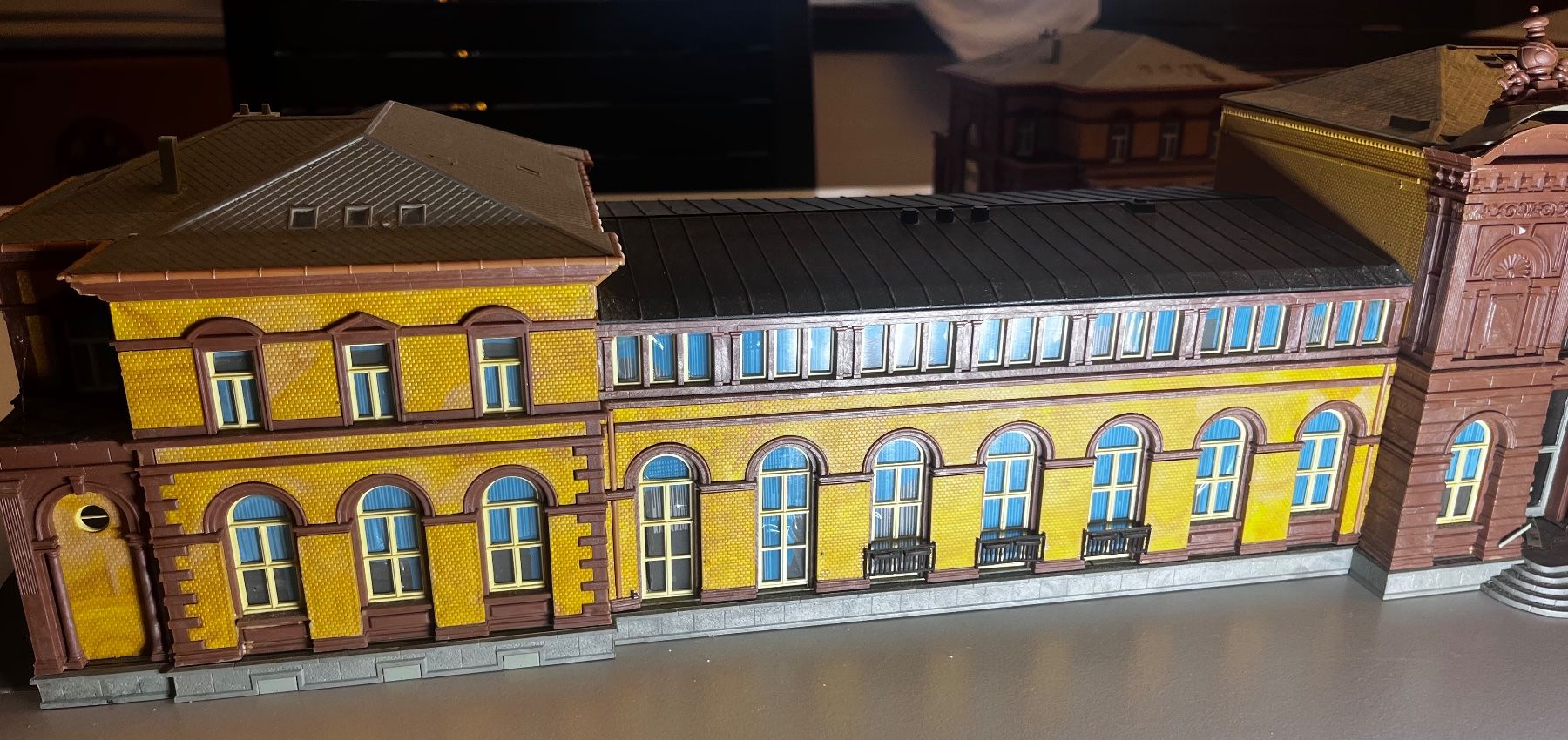 Modellini di ferrovie: 2 x Hauptbahnhof – Usato da Pfeffingen venduto da EdwinD01 5