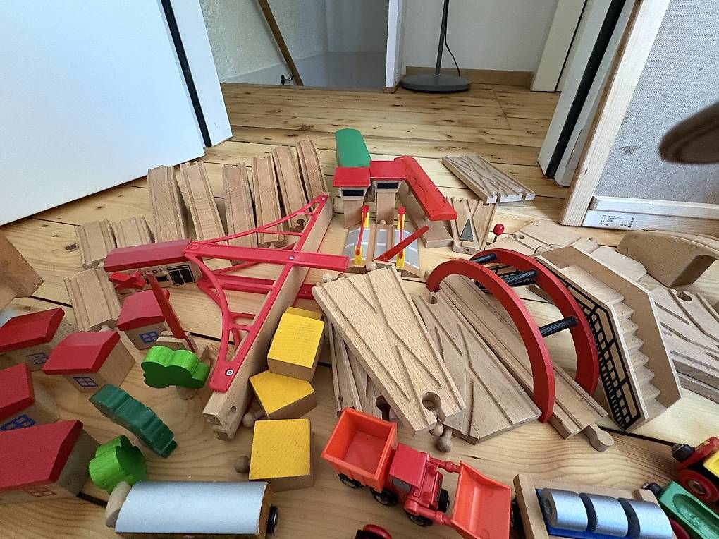Jouets: Holzeisenbahn / Briobahn/ Brio/ Eisenbahn – D'occasion à Basel par sin_5npn 1