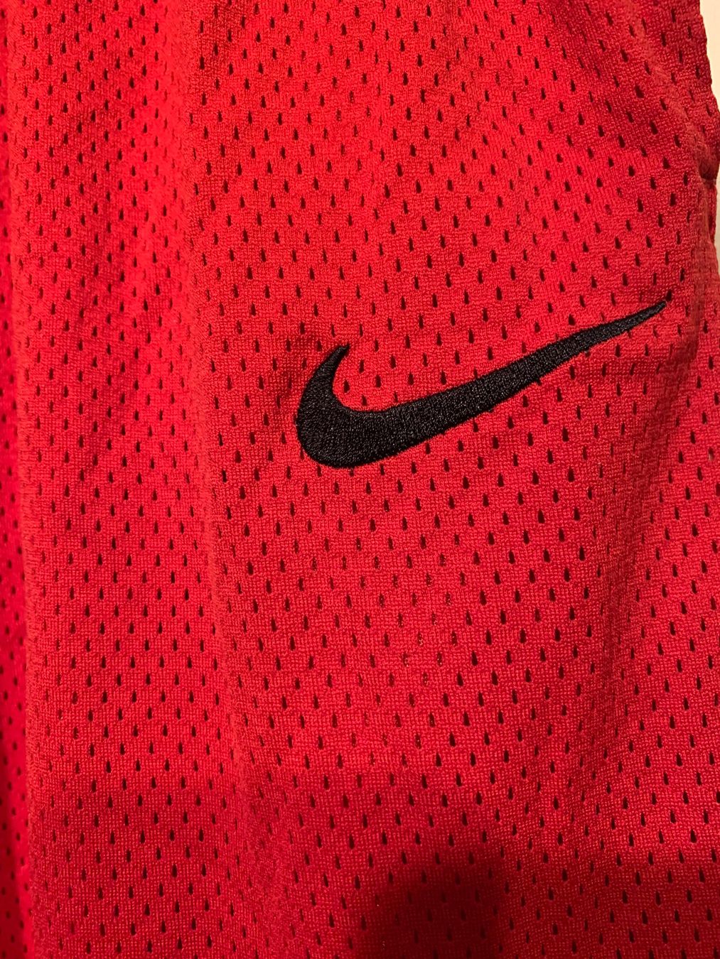 Nike Hosen: Herren Nike Shorts rot, Grösse L – Gebraucht aus Rosshäusern von MiJoDoOl 1