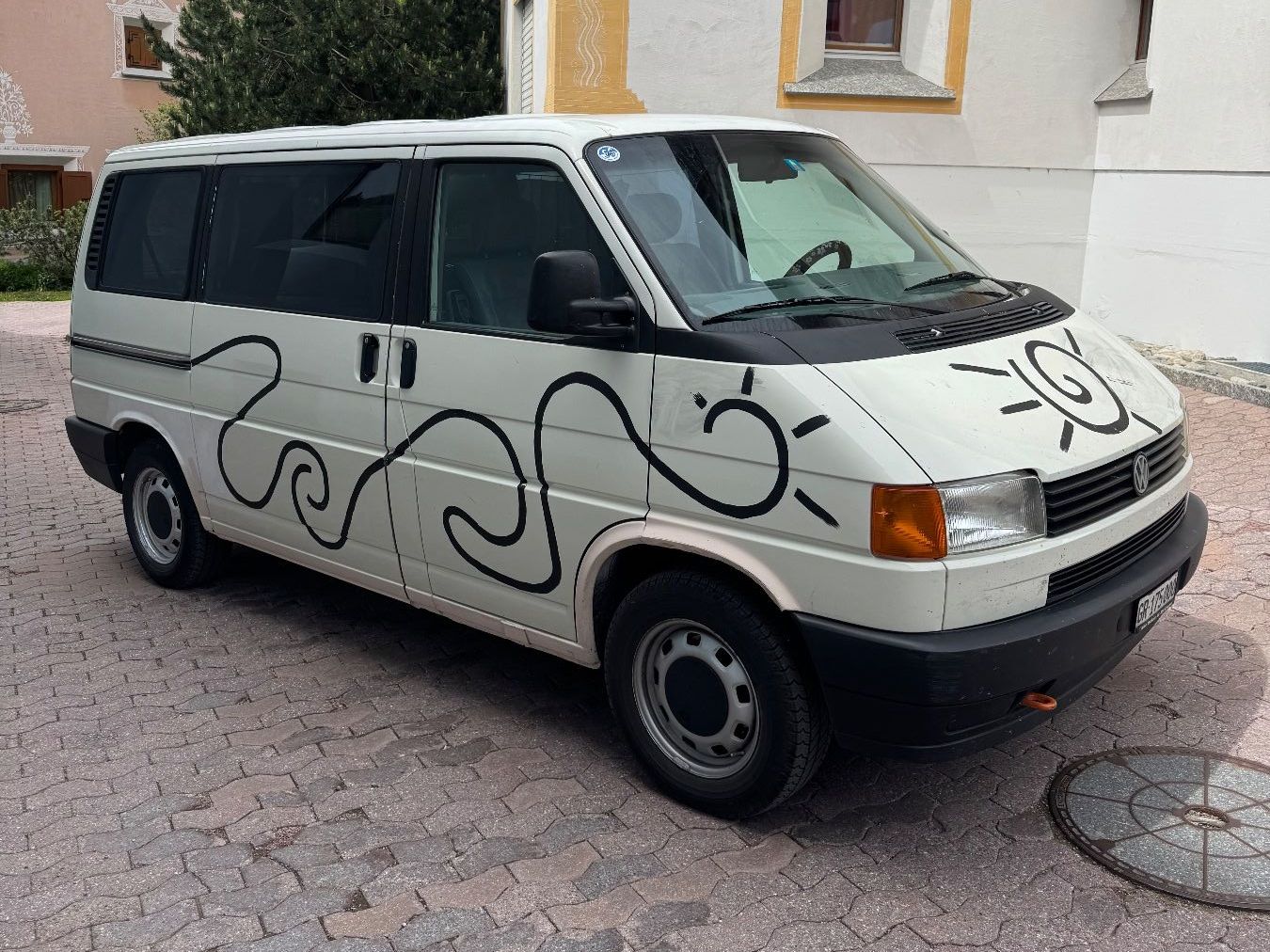 VW Automobili: VW T4 Multivan mit original VW Camper Ausstattung – Usato da Celerina venduto da R.H.GR 1