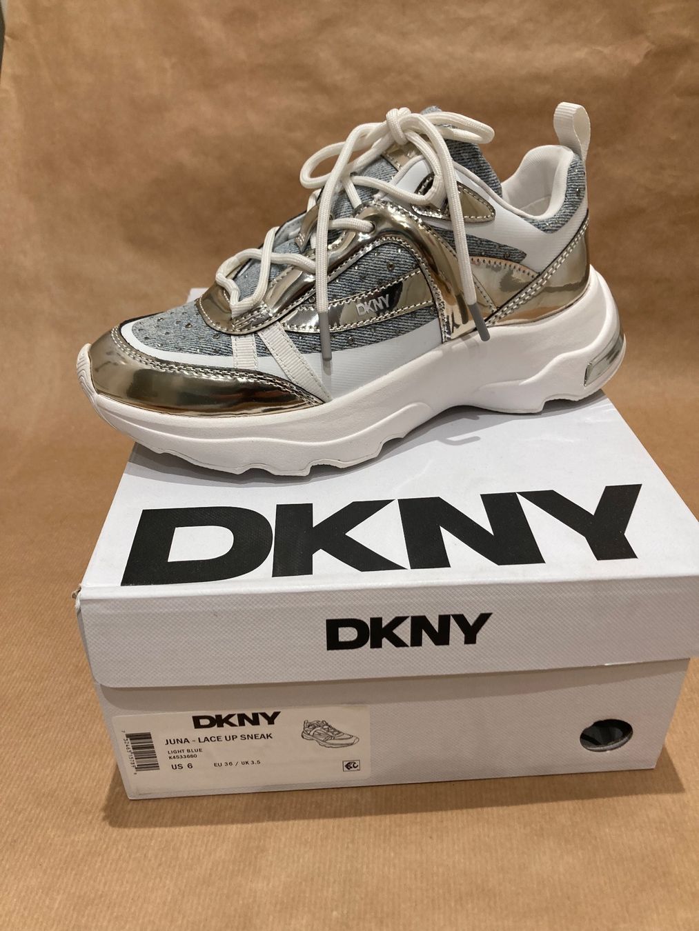 Scarpe da donna: DKNY SNEAKER no.37 – Usato da Paradiso venduto da Kayakara