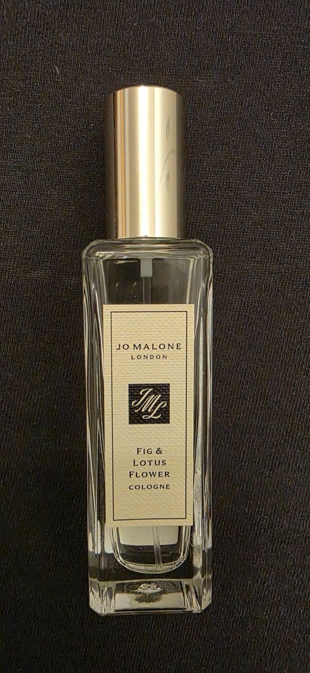 Jo Malone Parfums & Eau de Toilette: Jo Malone Fig & Lotus Flower – Neuf (Voir description) à Stansstad par Sommer931