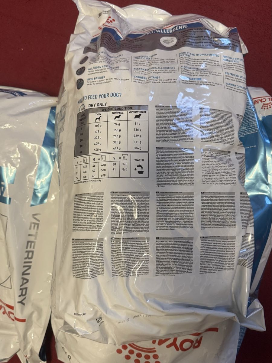 Royal Canin Mangimi: Royal Canin Hundefutter 3 x 8kg neu – Nuovo e nell'imballaggio originale da Schlieren venduto da Freundlich02 4