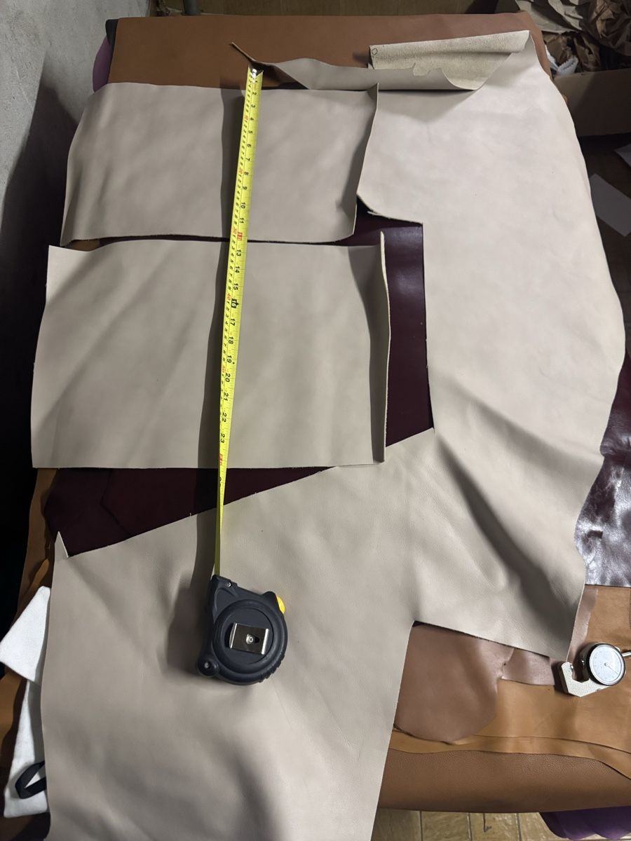Tissus: Cuir/ leder, beige gris/1.2mm, 3 pieces – Neuf avec emballage d'origine à Veyras par ValClasse