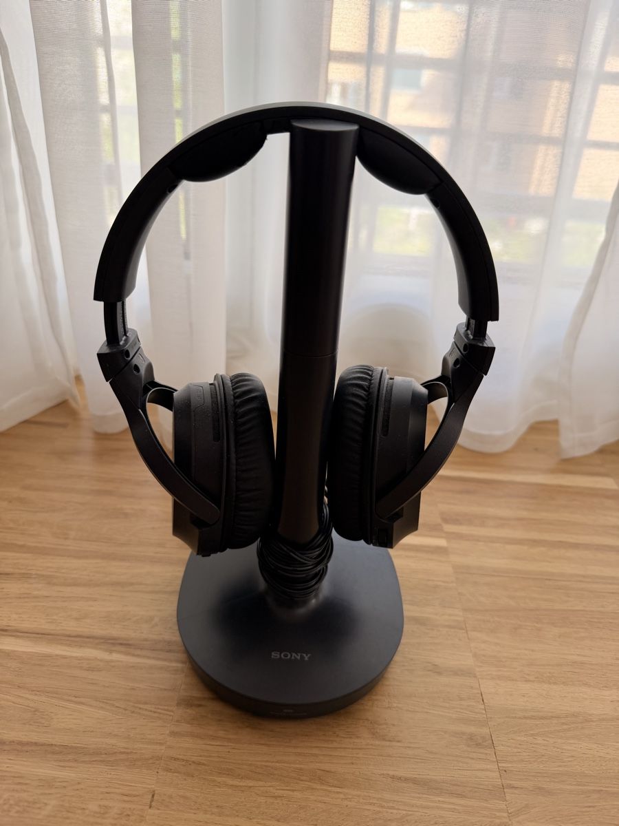 Sony Cuffie: Sony TV Kopfhörer TMR-RF895R – Difettoso da Steinhausen venduto da familyonamission