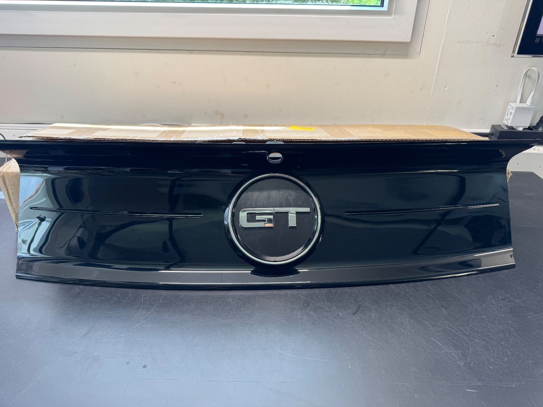 Ford Alle Autoersatzteile: Ford Mustang Kofferraum Pannel – Gebraucht aus Gümligen von luc_by5f