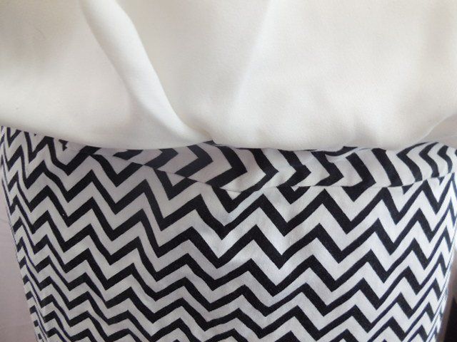 Vestiti: Gr. 42 44 kurzes Kleid creme schwarz weiss PHILDAR – Usato da Basel venduto da frausommerwind 7