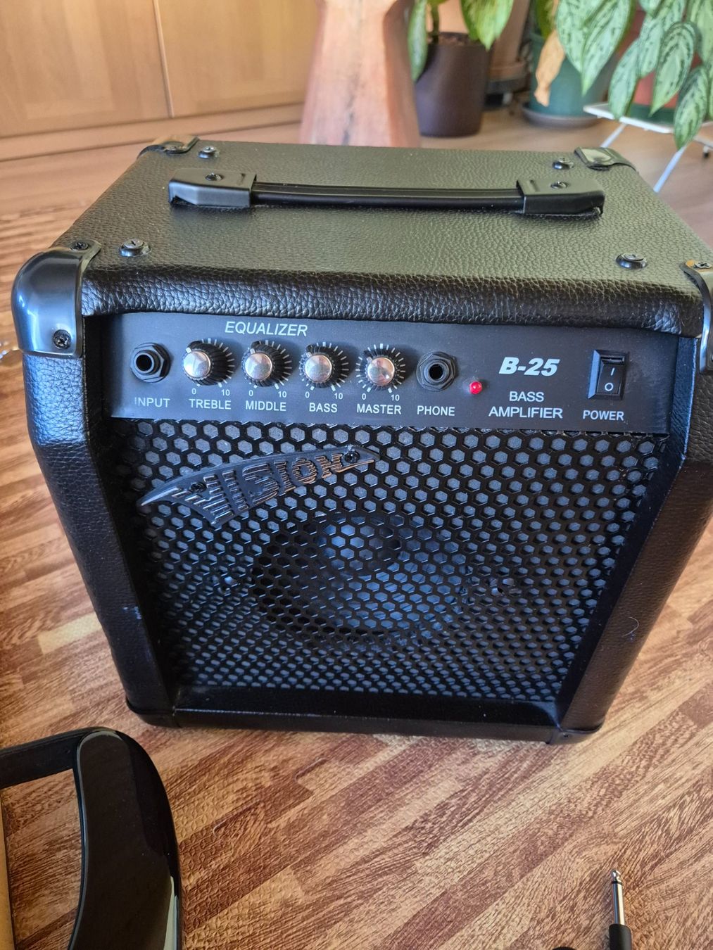 Musikinstrumente: Vision bass guitar by msa mit amplifier – Gebraucht aus Schlieren von marcoB51 5