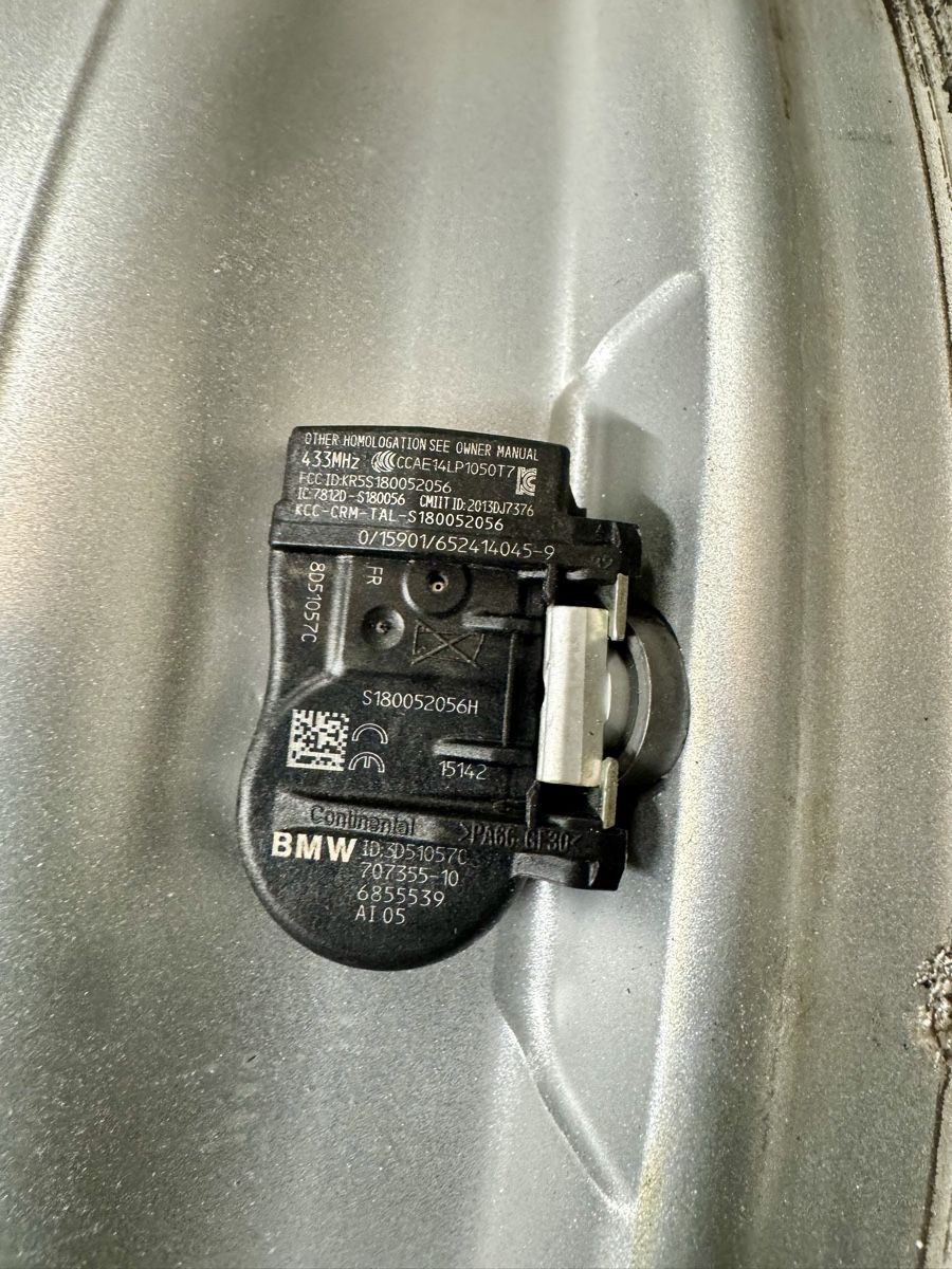 BMW Tutti pezzi di ricambio auto: BMW Styling 413 17 Zoll Original TPMS – Usato da Meilen venduto da SimoKutlin46 7