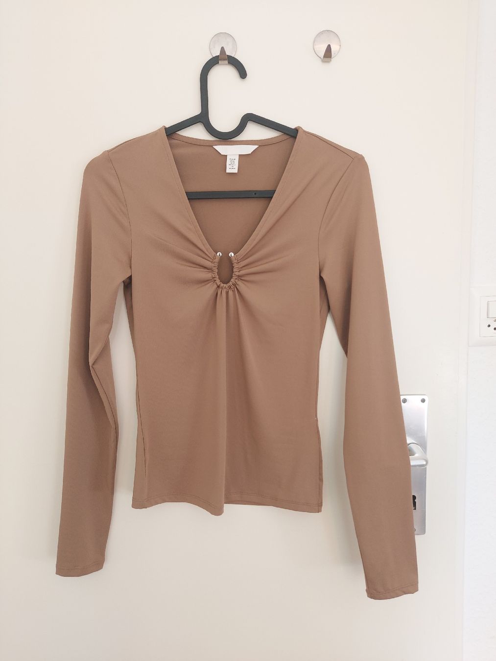 H&M Camicette: beige top H&M size XS – Nuovo (secondo la descrizione) da Jongny venduto da lie_v6hs