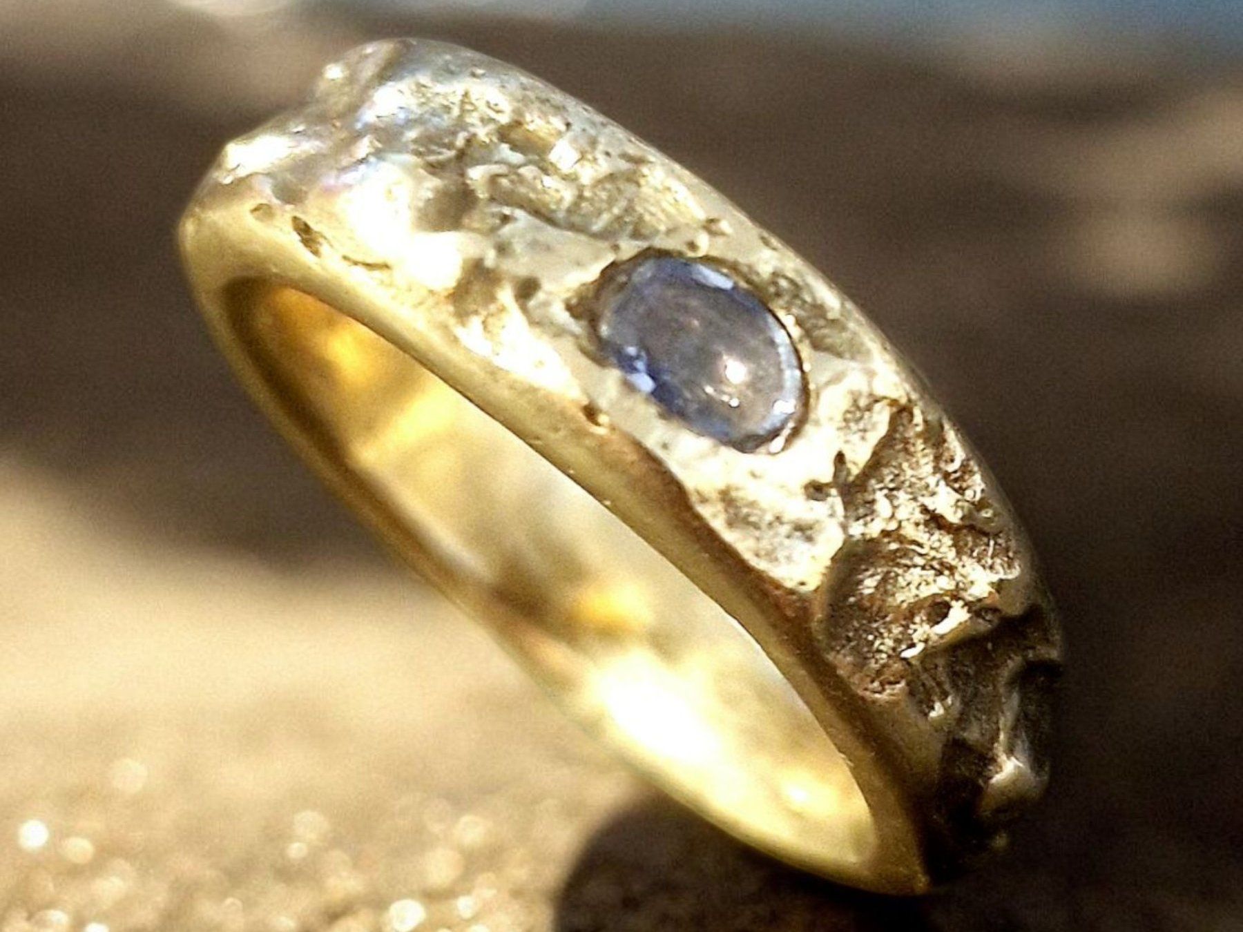 Anelli: Wilder Ring, Bronze & Saphir, Gr. 51.5 – Nuovo e nell'imballaggio originale da Aarau venduto da Schmuckhoehle_MD 1