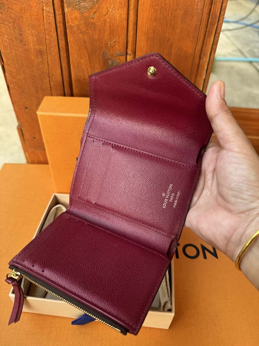 Louis Vuitton Portamonete: Louis Vuitton Victorine Geldbörse – Usato da Widnau venduto da Pukpan_99 5