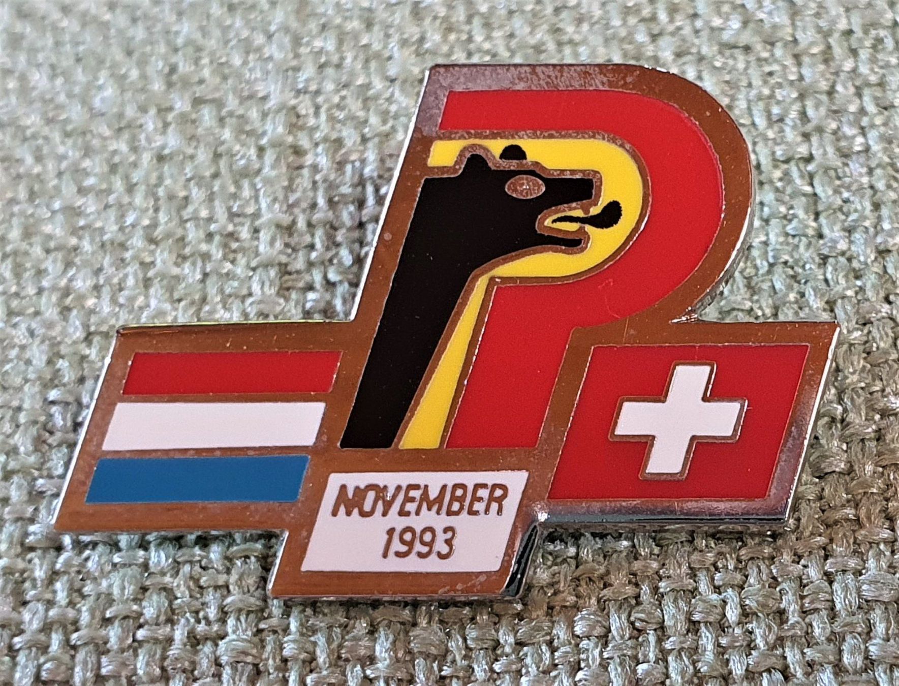 Spille: E357 - Pin Berner Polizei Luxemburg - CH – Usato da Reinach BL venduto da Boston-Verkauf