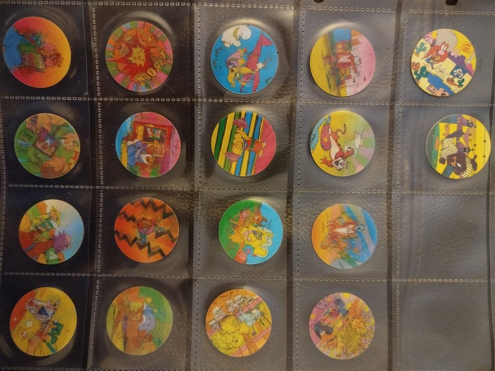 Lot De Pogs Avec Deux Boîtes - Jeu Vintage Années 90 - Collection