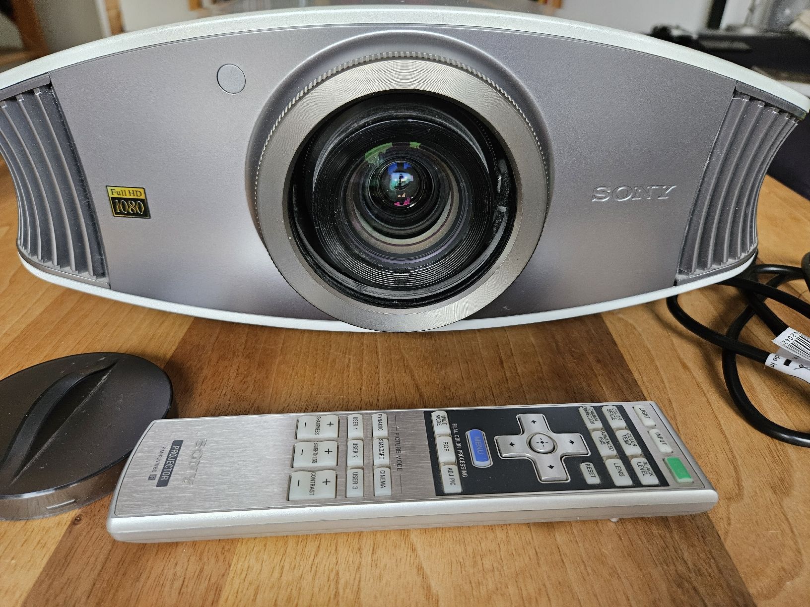 Sony Proiettori: Sony Full HD Beamer VPL-VW40 – Usato da Zürich venduto da Pazzenreich 2