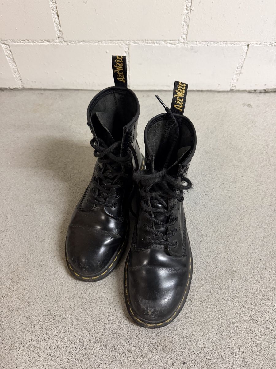 Dr. Martens Damenschuhe: Dr Martens 1460, N37 – Gebraucht aus Zürich von cat_h6nj