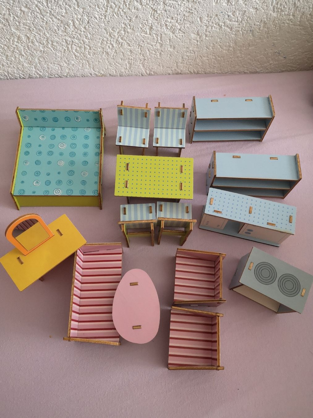 Haba Case e mobili per bambole: HABA PUPPENMÖBEL LOT – Usato da MUEHLEBERG venduto da Cocolinette