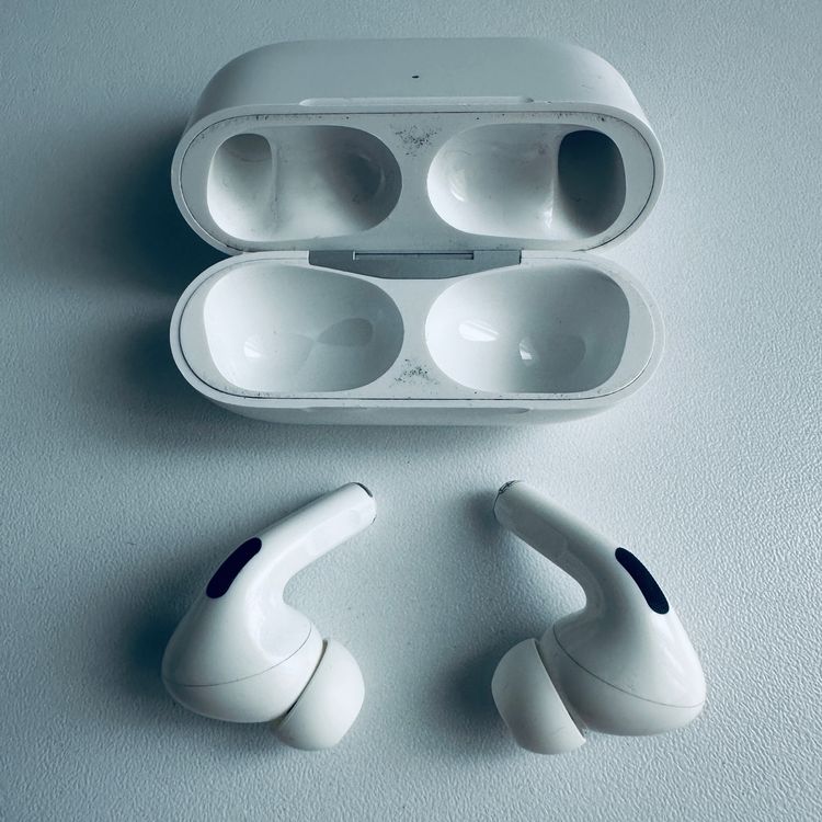 Apple Kopfhörer: Original Apple AirPods Pro 1 Gen. MagSafe Lightning C Kabel – Gebraucht aus Basel von MY.AIRPODS.SHOP 2