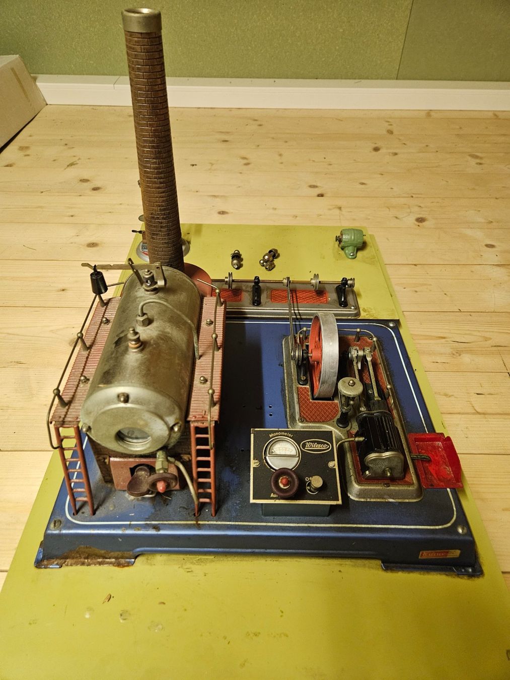 Wilesco Kit di modellismo & Modellini statici: Dampfmaschine Wilesco – Usato da Münchwilen AG venduto da pel_y9jx