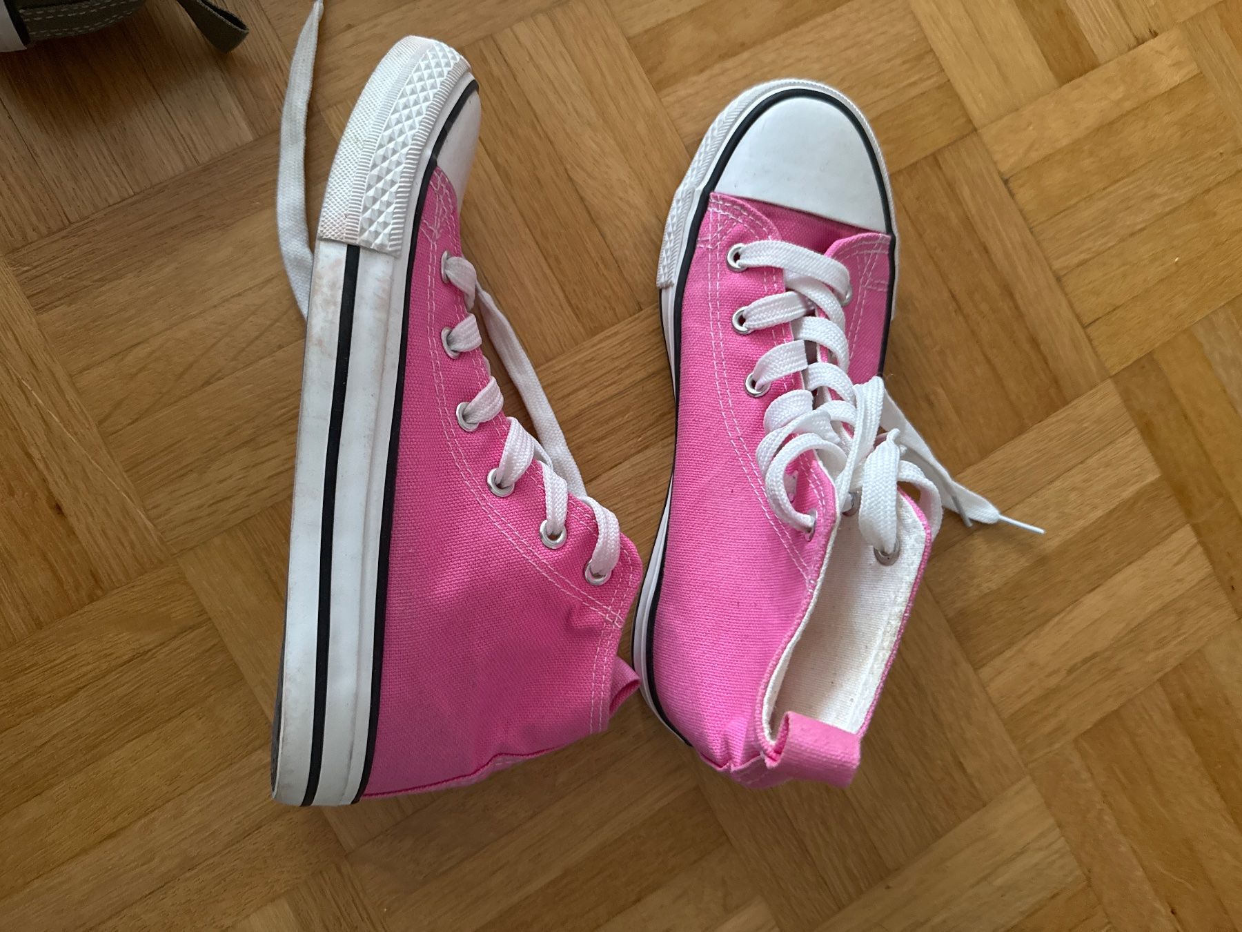 Chaussures filles: 3 Paar Stoff Schuhe – D'occasion à birsfelden par Giuseppe70 3