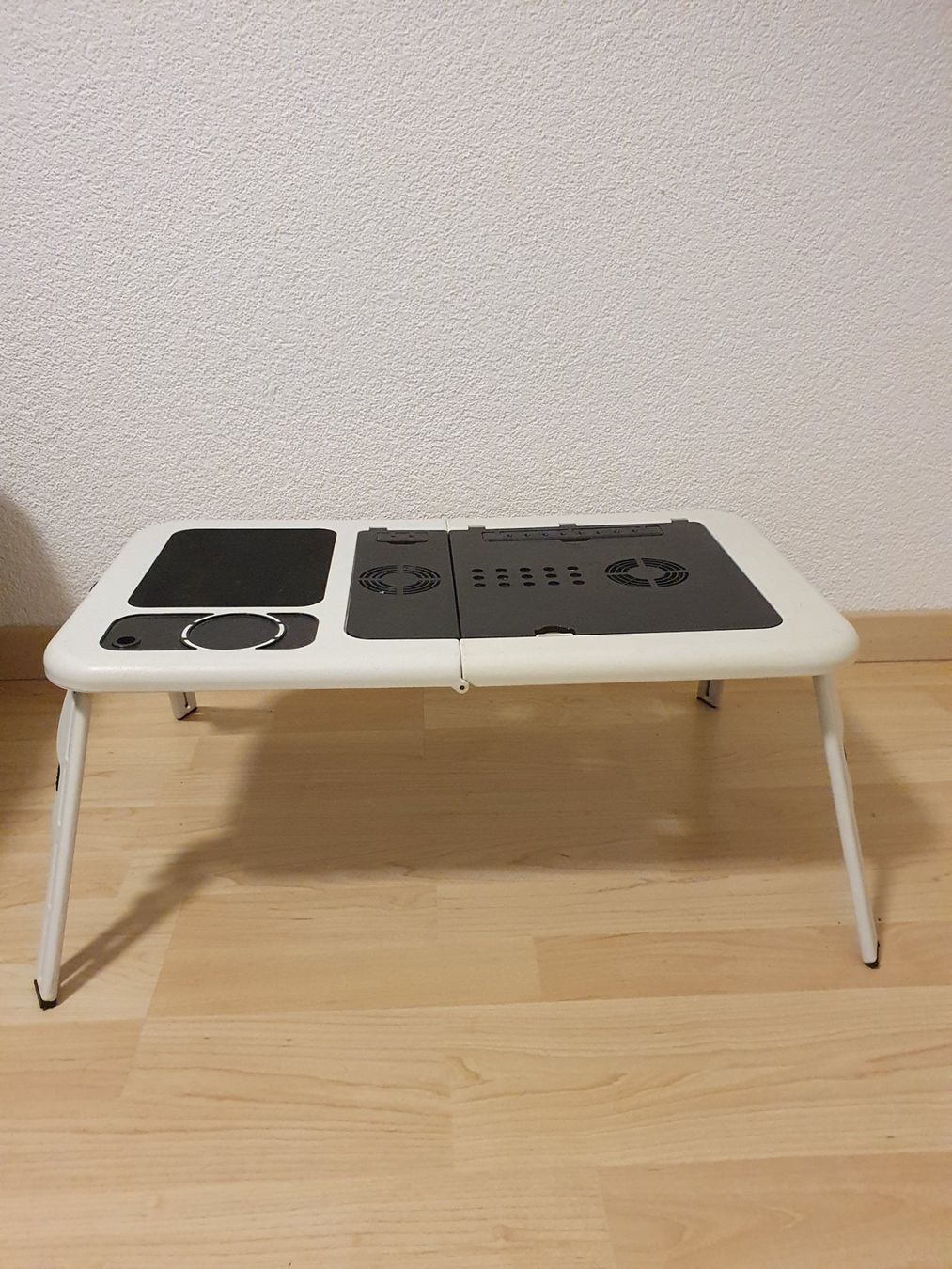 Notebook: Laptop-Betttisch mit Ventilator – Usato da Gossau venduto da ismetinho