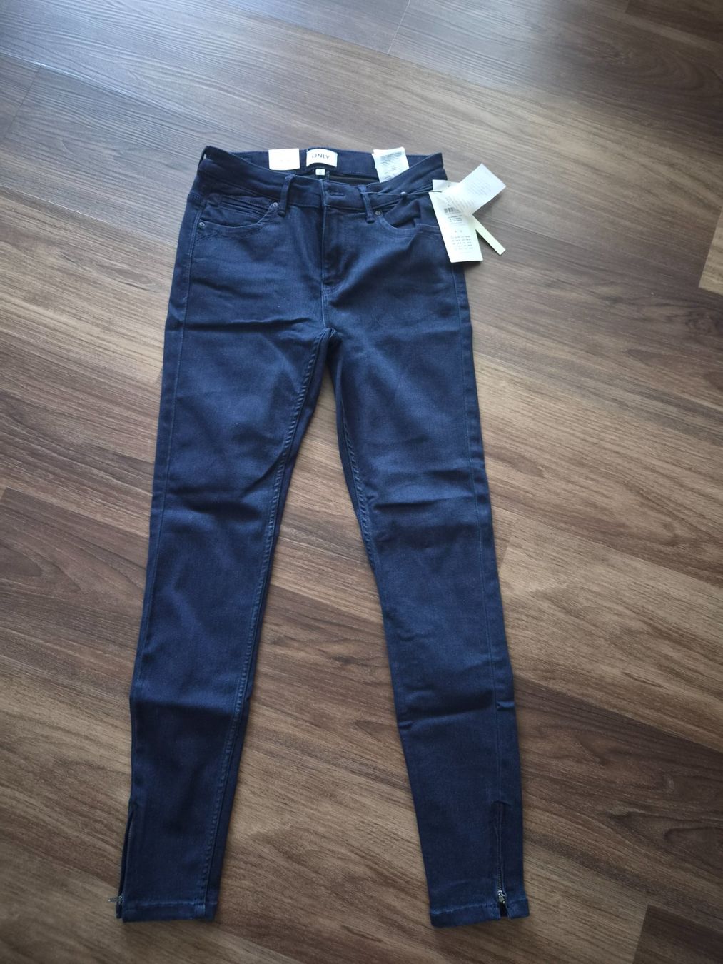 Lotti di vestiti: Hosenpaket Grösse M NEU – Nuovo (secondo la descrizione) da Altishofen venduto da tammy05 3